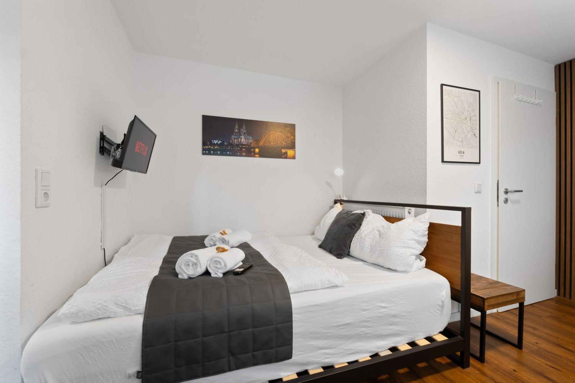 Modernes Apartement Am Rhein In Ruhiger Lage ケルン エクステリア 写真